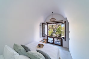Apartamento Confort, 2 habitaciones, cocina, vistas al parque | Cortinas opacas y sistema de insonorización