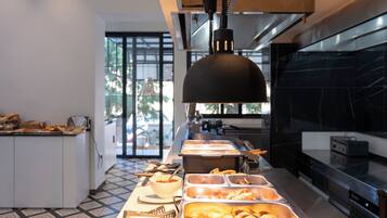 Free daily buffet breakfast