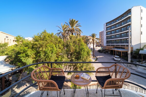 Comfort Apartment, 2 Bedrooms, Kitchen, Park View | View from room