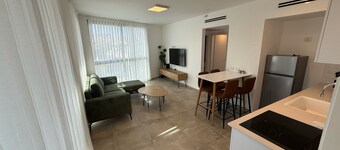 J&G Suites