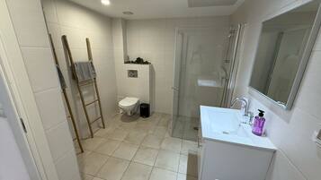 Apartment, 2 Bedrooms, Balcony, Sea View | Free WiFi