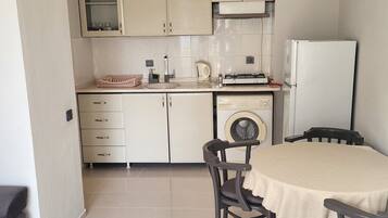 Apartment, Balcony | Langsir/tirai gelap terus, seterika/papan seterika, Wi-fi percuma