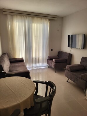 43-inch Smart TV with satellite channels - Erden Homes (Marmaris)