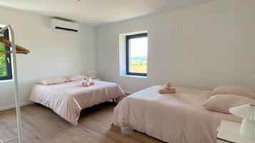 4 slaapkamers, reisbedje, beddengoed, rolstoeltoegang