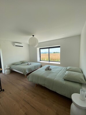 4 bedrooms, travel crib, bed sheets, wheelchair access - Java - Family home for weekends with friends and reunions (Beauvoir-de-Marc)