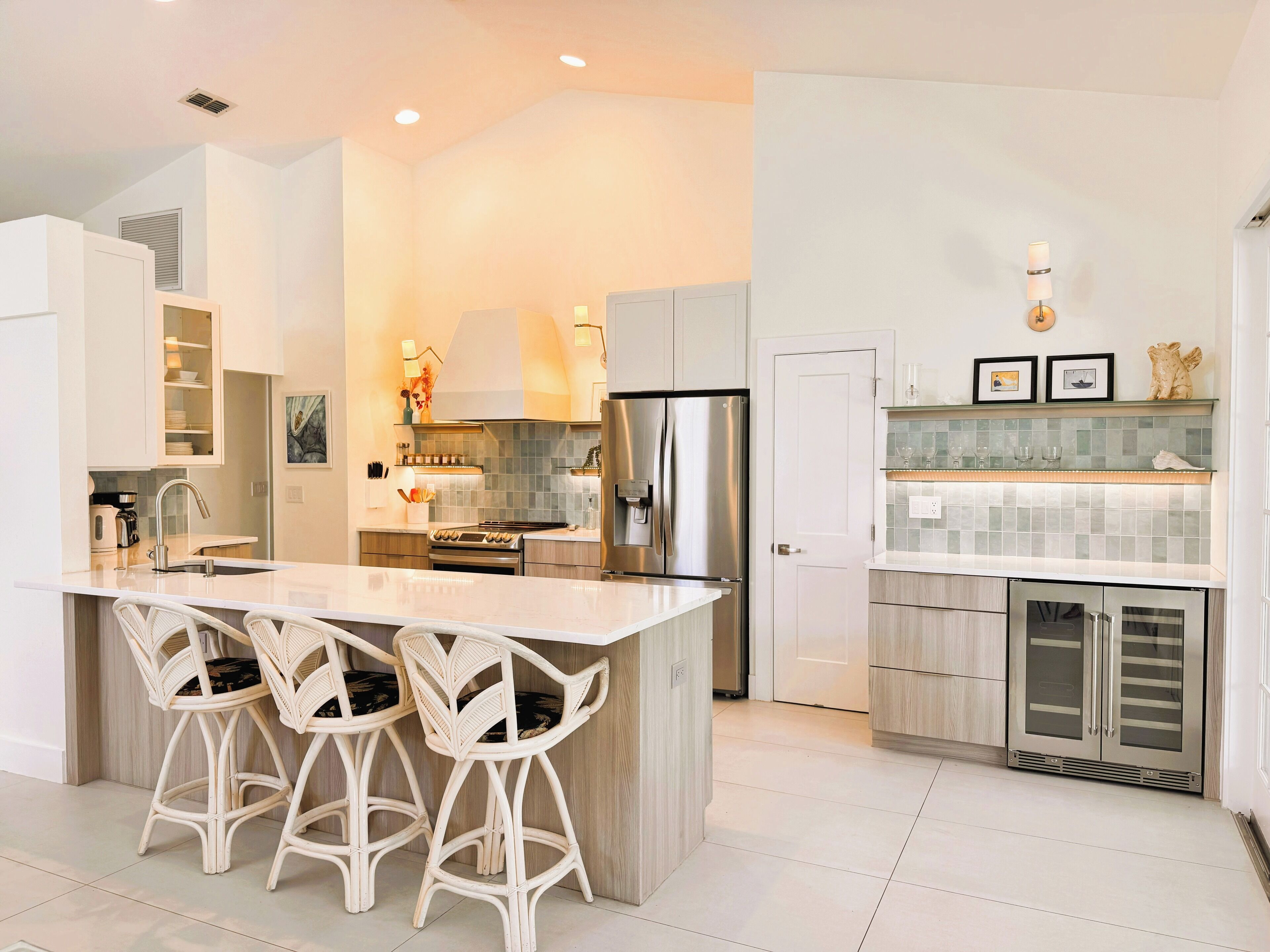 Refrigerador, microondas, horno, placa de cocina