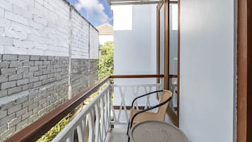 Deluxe-Zimmer, Balkon | Zimmersafe, Schreibtisch, laptopgeeigneter Arbeitsplatz
