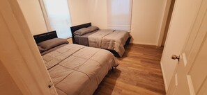 3 bedrooms, WiFi, bed sheets - A 3-bedroom house in NE Fort Worth with WiFi, AC, and plenty of parking. (Fort Worth)