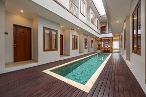 Outdoor pool - Cove Vin Stay Petanu (Denpasar)