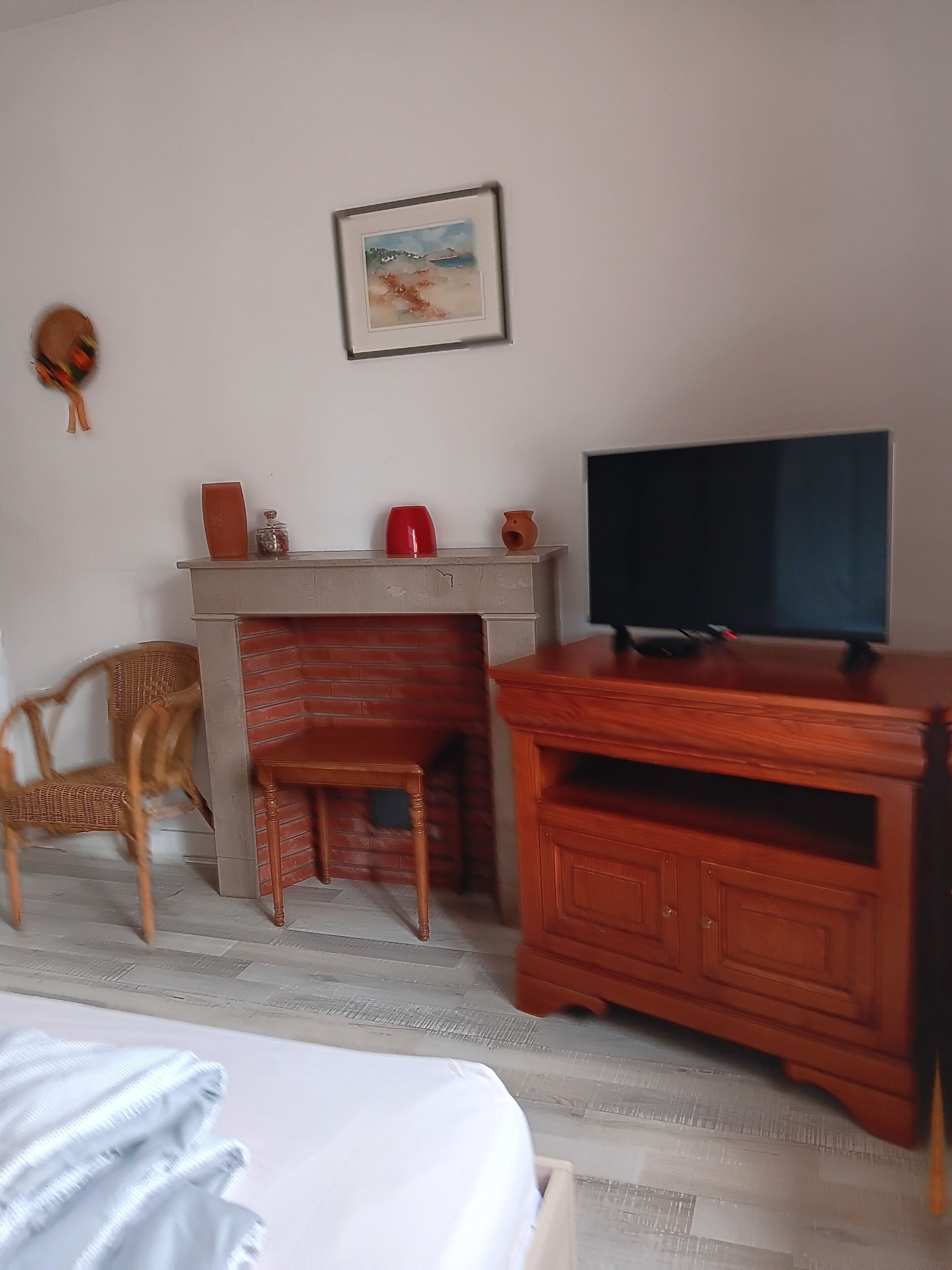 1 chambre, fer et planche à repasser, Wi-Fi, draps fournis