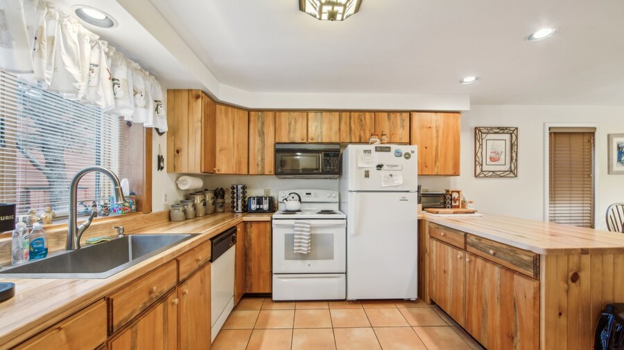 Top Ridge 49p - Family-friendly End Unit 3 Bedroom Townhouse by The Summit at Gore Mountain