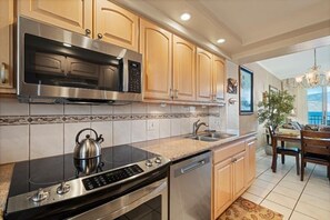 Appart'hôtel, 2 chambres | Cuisine privée
