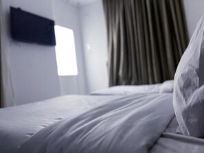 1 bedroom, soundproofing, iron/ironing board, WiFi - Neat & Modern Studio 2Mins Pyramids - Royal desert inn (Giza Governorate)