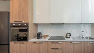 Lejlighed (Bazzi 49 - Apartamento 3) | Privat køkken | Køleskab, kogeplade, opvaskemaskine, køkkentøj/tallerkener/redskaber
