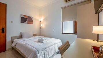 ์ํผ๋ฆฌ์ด๋ฃธ | ์ฑ
์, ๋ฌด๋ฃ WiFi, ์นจ๋ ์ํธ