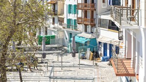 Unclassified image, 3 of 24, button - Lemonis Rooms (Skopelos)