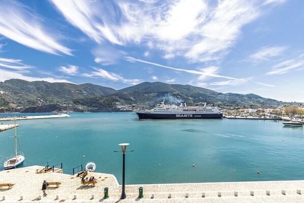 Terrace/patio - Lemonis Rooms (Skopelos)