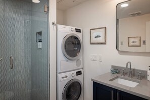 Hair dryer, towels - Muscatel-Curate Telluride-Hot Tub, Views, Town Park, Near Gondola, Parking (Telluride)