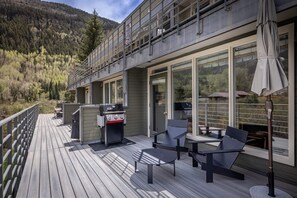 Outdoor dining - Muscatel-Curate Telluride-Hot Tub, Views, Town Park, Near Gondola, Parking (Telluride)