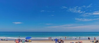 2-BR 2 Bath Pet Friendly Condo with Hot Tub/Pool close to Beach in Kitty Hawk