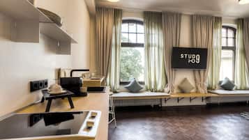 Studio Deluxe | 1 phòng ngủ, màn/rèm cản sáng, truy cập Internet không dây miễn phí