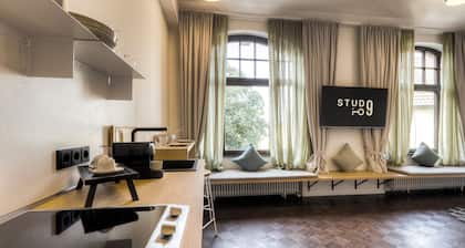 Studio 9