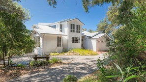 Exterior - Salt Spray - Multi Room - 1, 2 or 4 bedrooms available (Dunbogan)