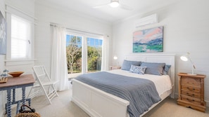 4 bedrooms, WiFi, bed sheets - Salt Spray - Multi Room - 1, 2 or 4 bedrooms available (Dunbogan)