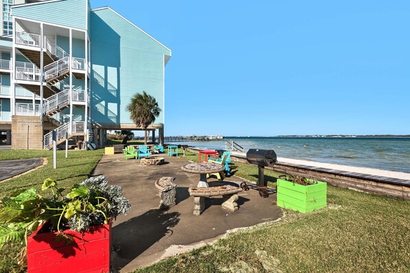 Condo, 1 Queen Bed with Sofa bed (Baywatch F9) | Outdoor dining - Baywatch F9 (Pensacola Beach)