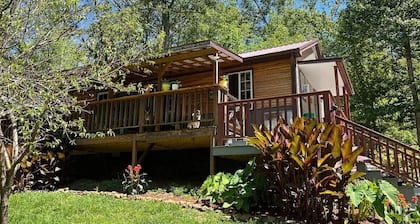 Charming 3-bedroom cabin with WiFi, AC in peaceful Leitchfield Near Mammoth Cave