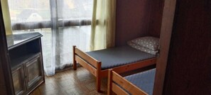 2 多间卧室、床单