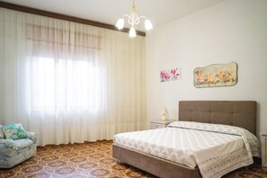 2 bedrooms, iron/ironing board, WiFi, bed sheets - Casa L'Iris: an oasis of relaxation in Villasimius! (Villasimius)