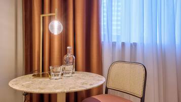 Comfort-Einzelzimmer | Speisen