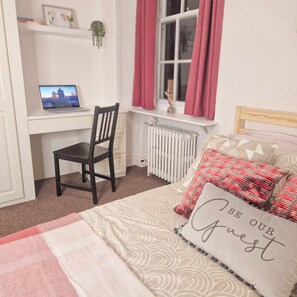 2 bedrooms, desk, iron/ironing board, WiFi