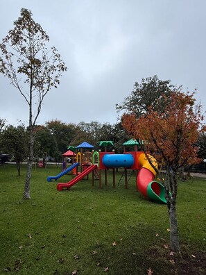Çocuklar için oyun alanı - dış mekân