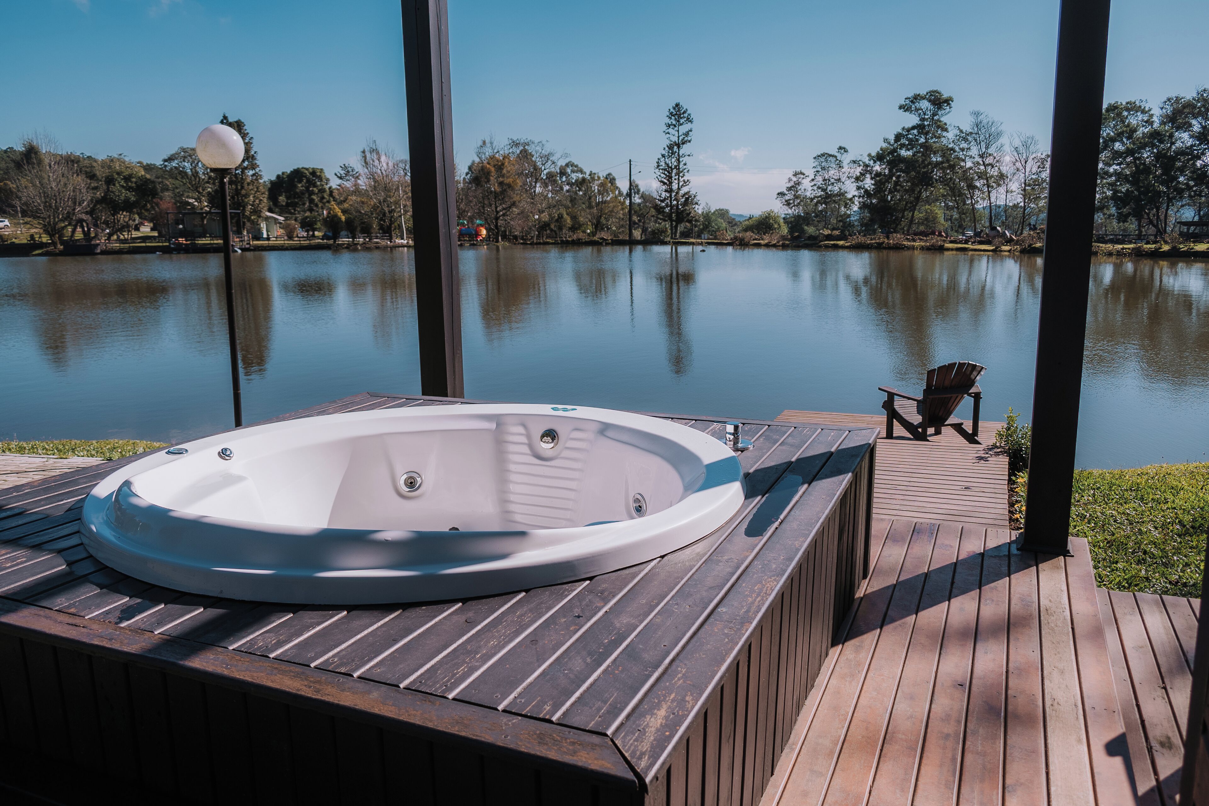 Nhà dành cho gia đình, quang cảnh hồ | Hiên