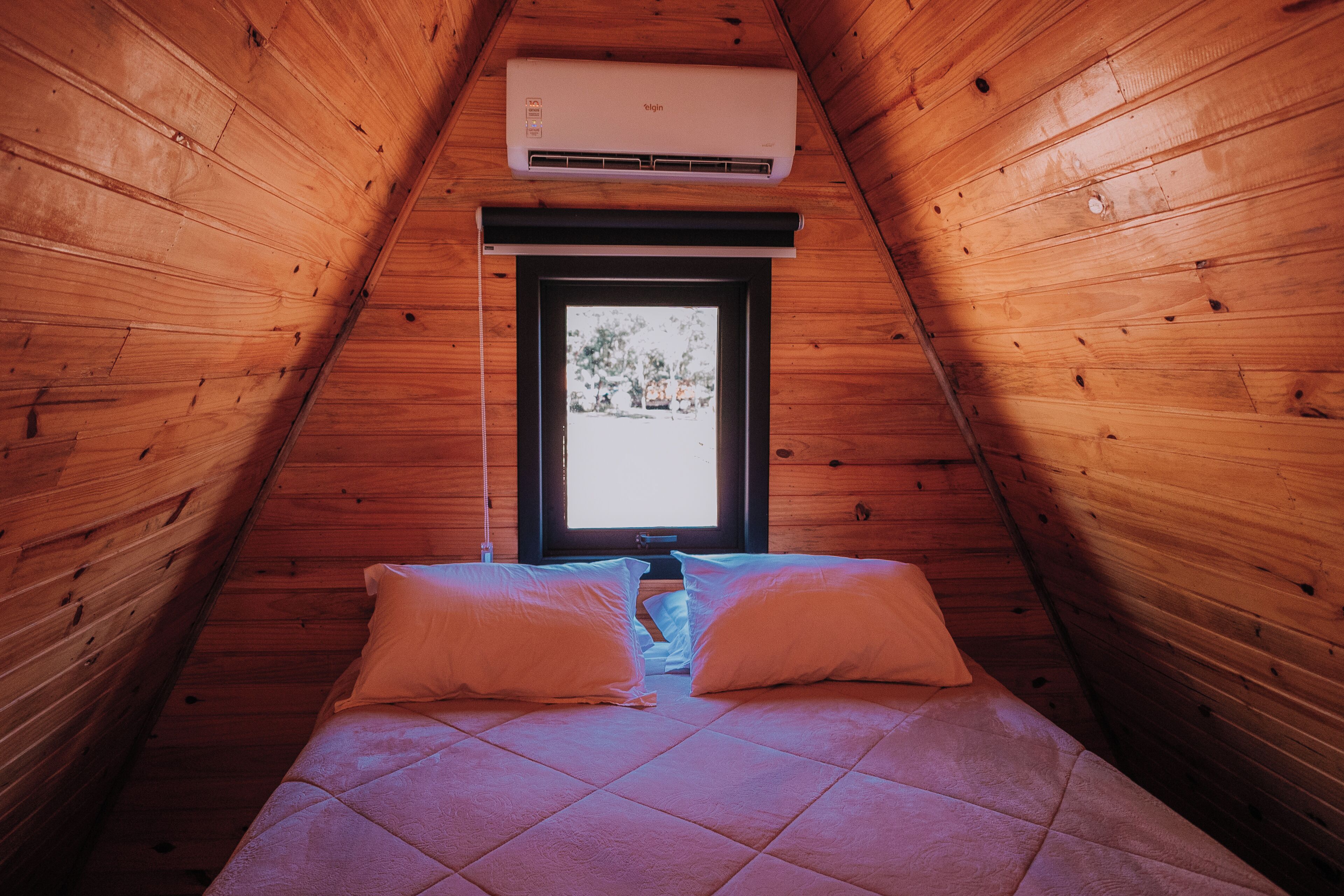 Nhà gỗ dành cho gia đình, quang cảnh hồ | Minibar, khu vực làm việc phù hợp cho laptop 