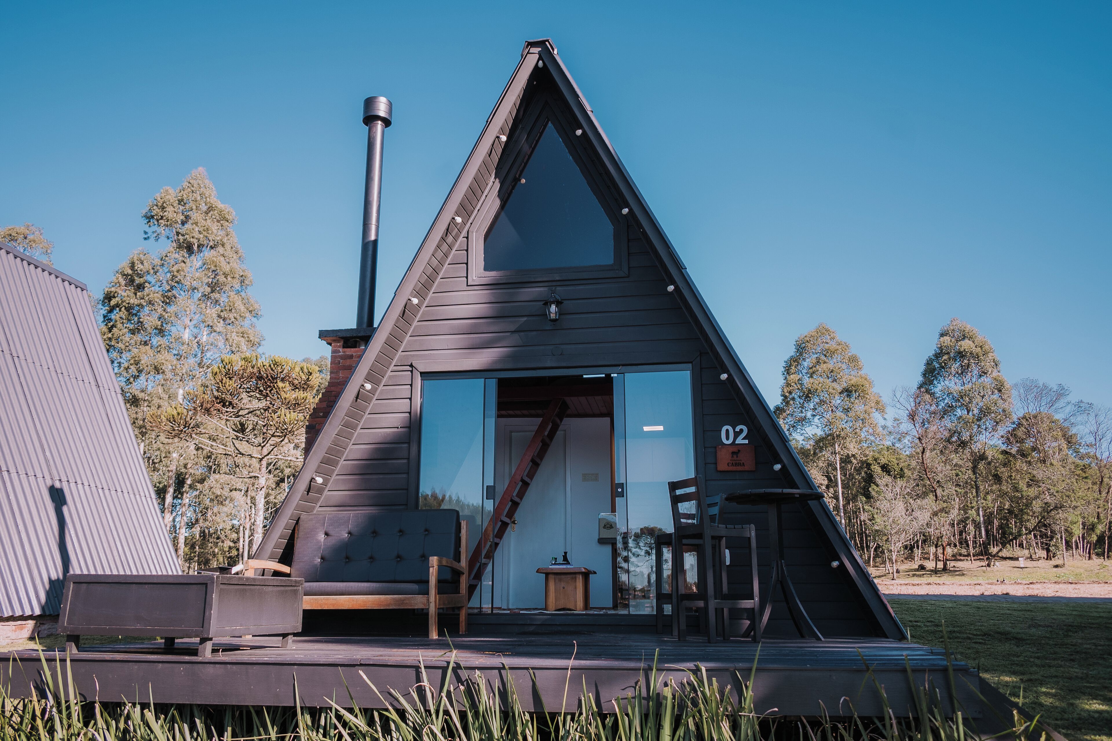 Vista frontal de la propiedad