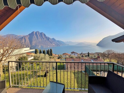 Lara's house with lake view