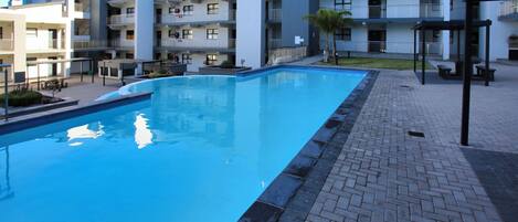 Kolam renang terbuka