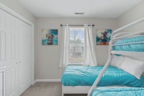 3 chambres, accès à Internet, literie fournie
