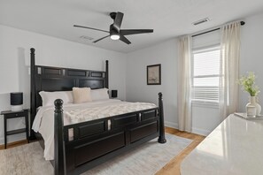 3 عدّة غرف نوم ومكواة/لوح كي وواي فاي مجانًا وملاءات أسرّة