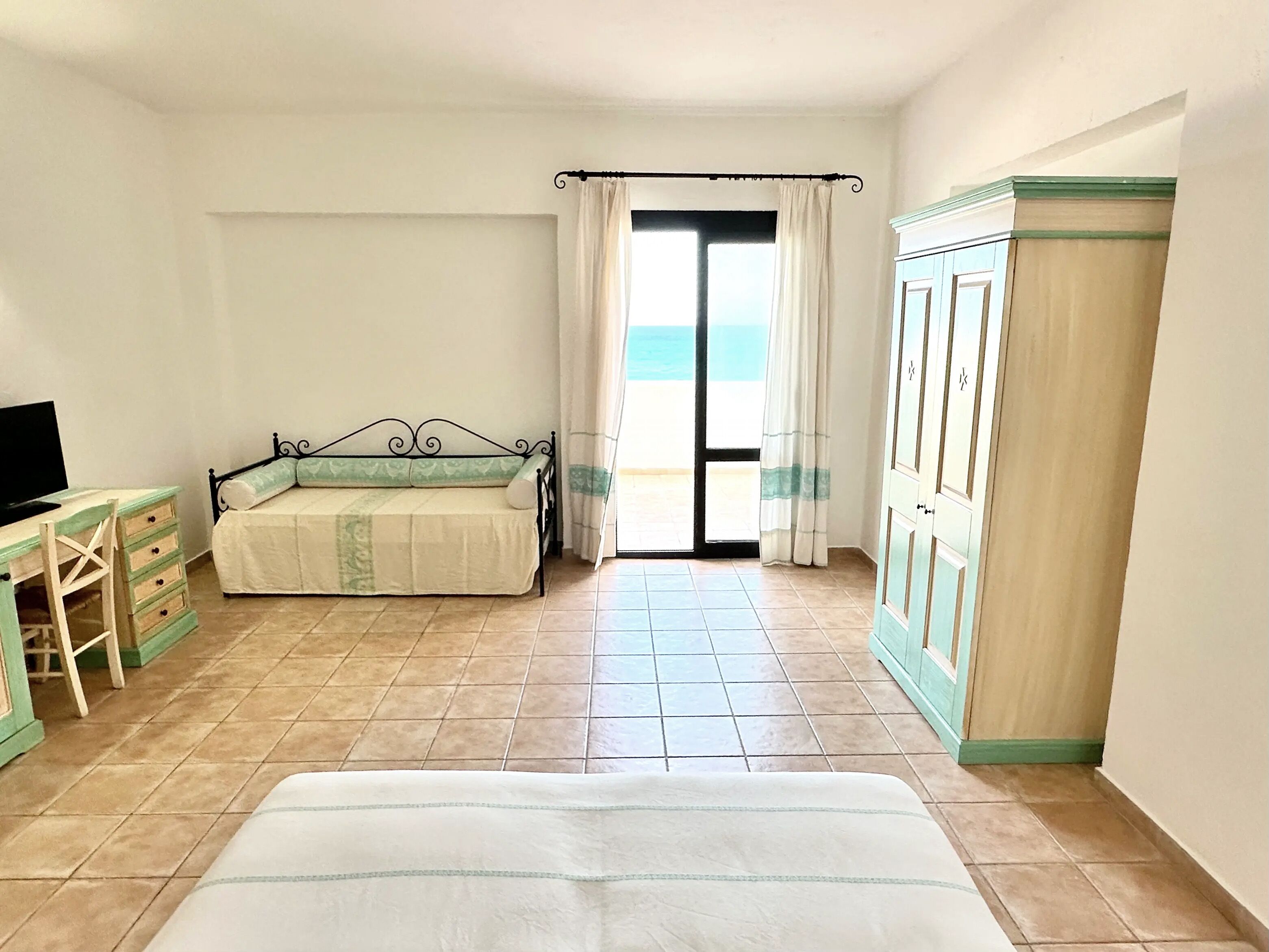 Premium bedding, bed sheets