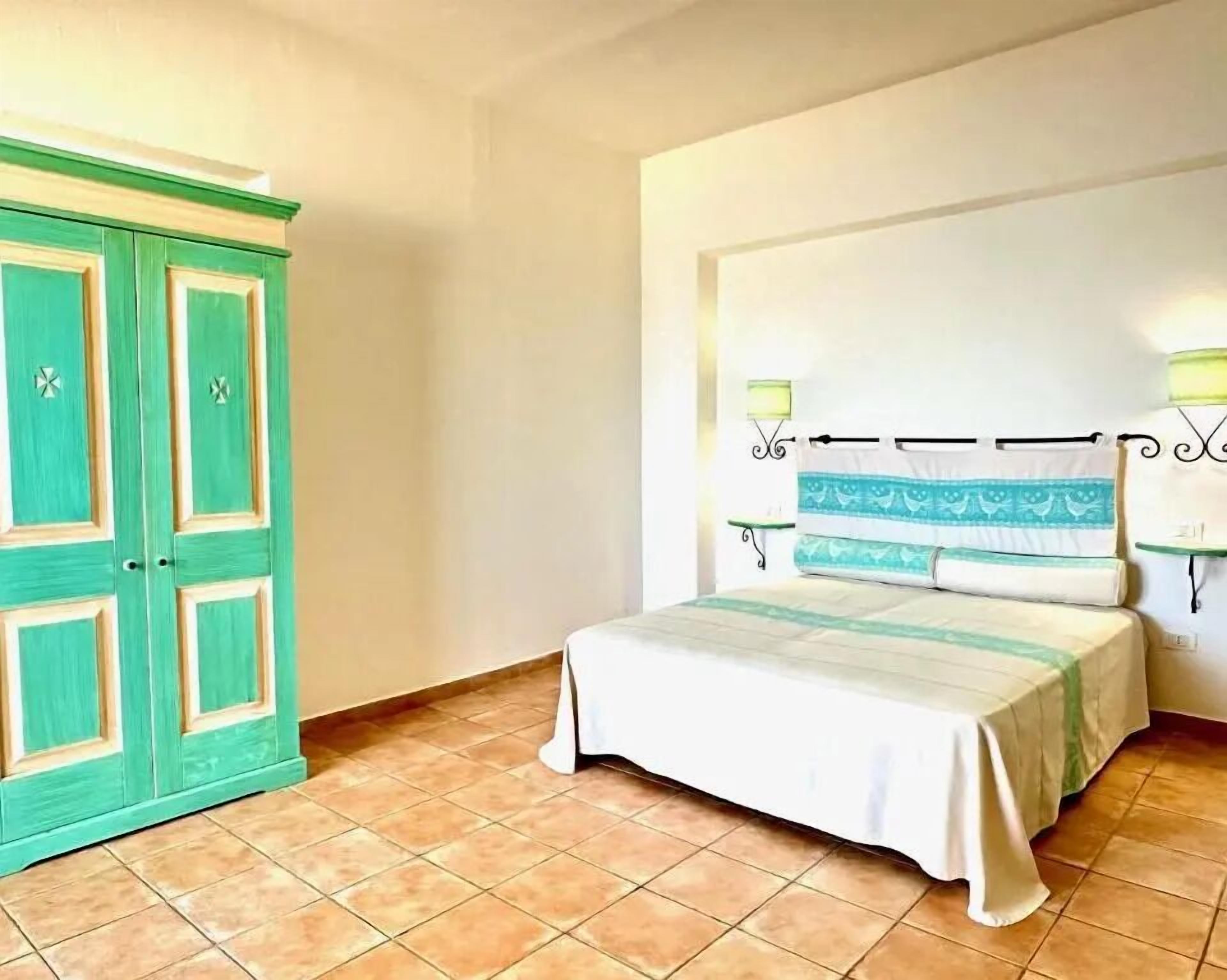 Premium bedding, bed sheets