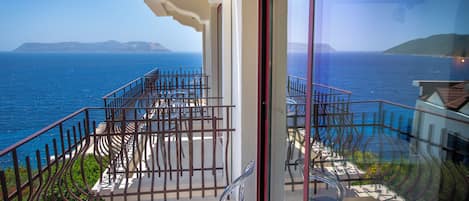 Twin Denizi Balkondan Goren | Balcony