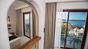 Double Denizi Balkondan Goren | Free WiFi