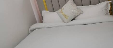 Deluxe Single Room, City View | Free WiFi, bed sheets