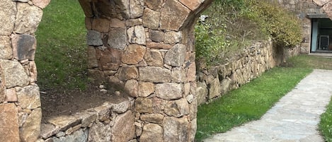Enceinte de lâhĂ©bergement