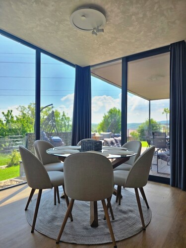 Charming 1-bedroom cottage in tranquil Petrovaradin with WiFi, AC