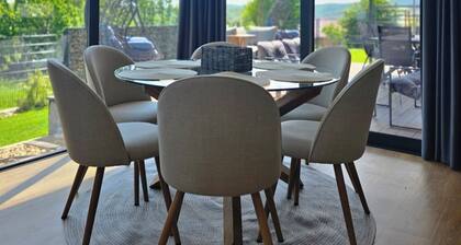 Charming 1-bedroom cottage in tranquil Petrovaradin with WiFi, AC